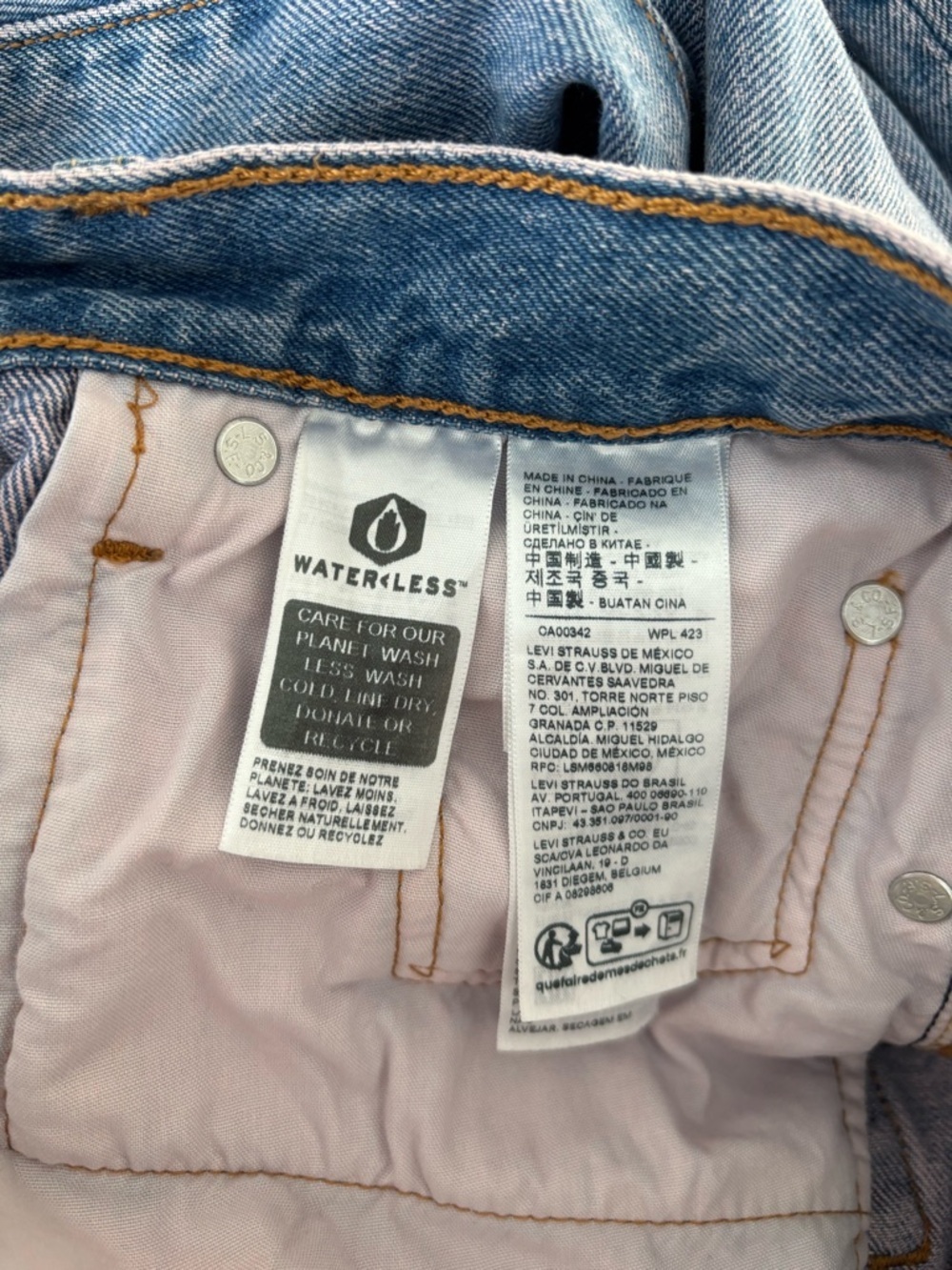 Levi’s 501 ’90s Women’s Jeans W28 L32 Light Wash Straight Leg High Rise Casual - Picture 13 of 14